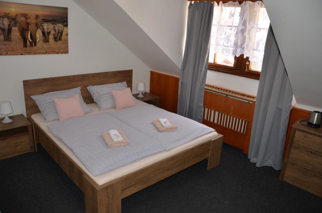 Guesthouse Zlaty Hrozen Česká Lípa Zewnętrze zdjęcie