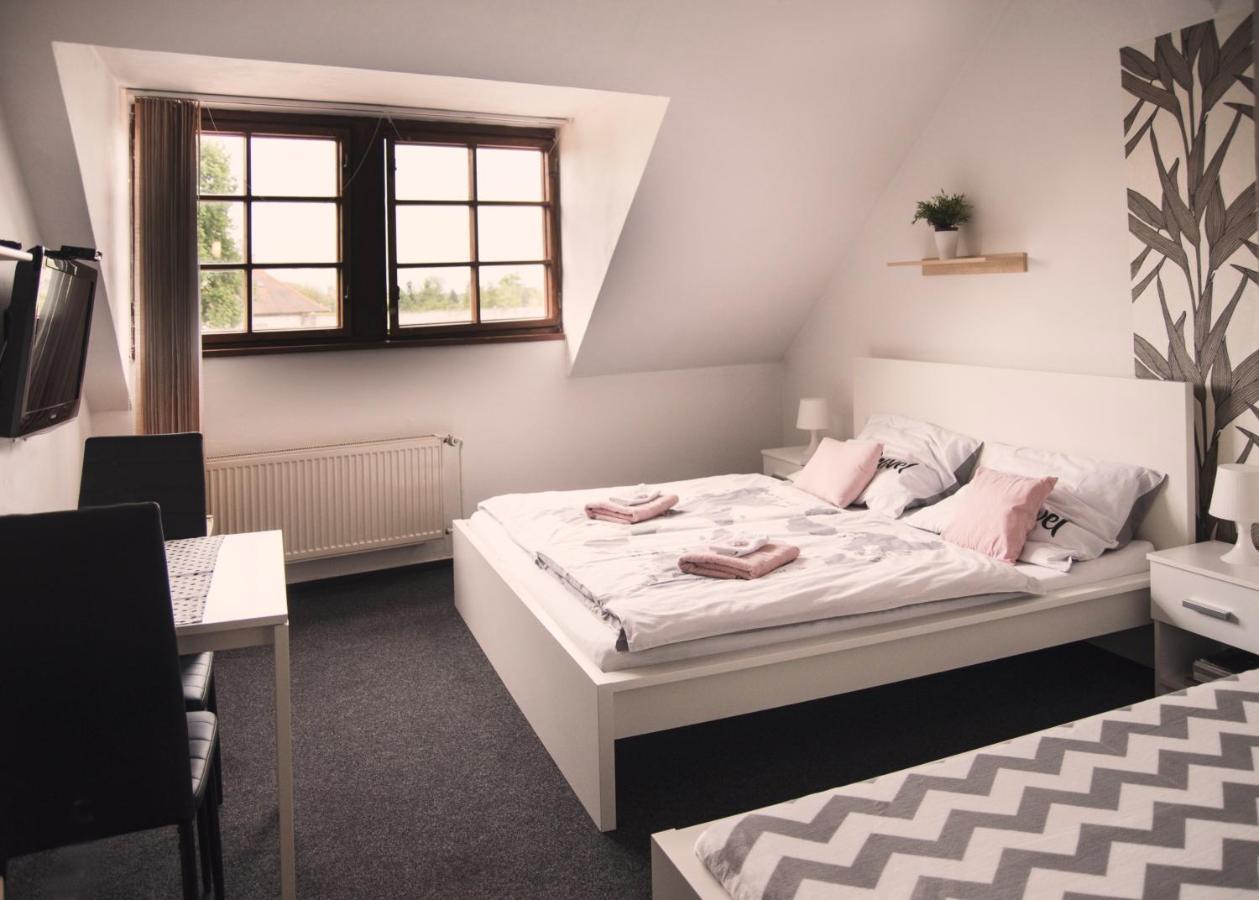 Guesthouse Zlaty Hrozen Česká Lípa Zewnętrze zdjęcie